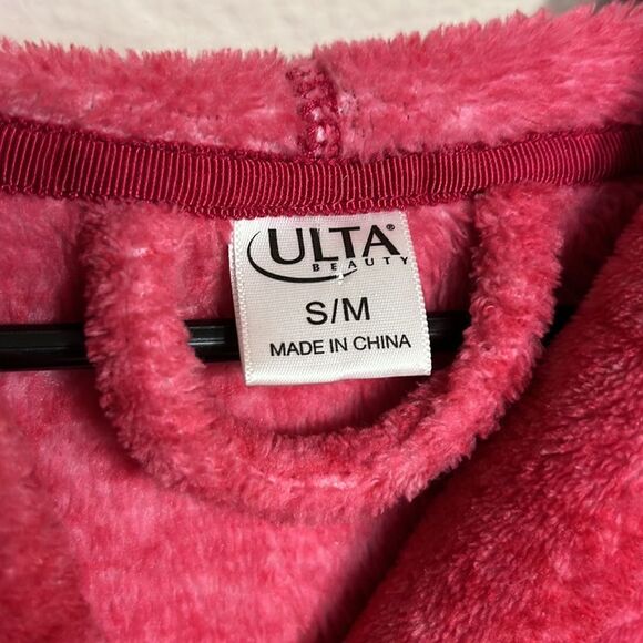 NWOT Ulta Beauty Plush Pink Hooded Robe with Pockets - Picture 4 of 5